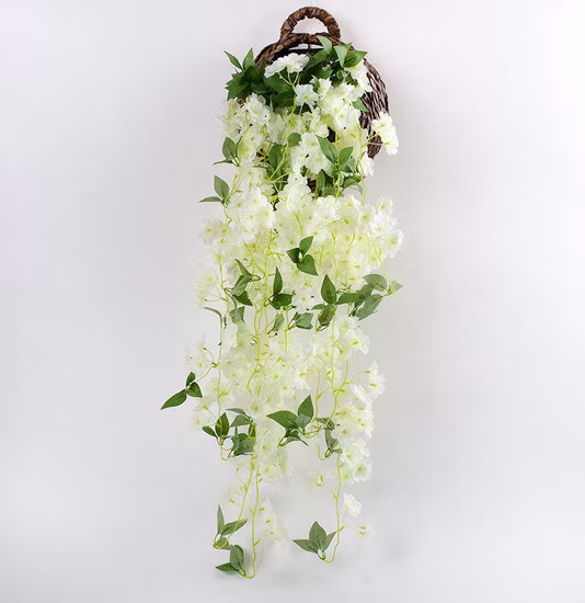 실크로 만든 인공 벚꽃 덩굴